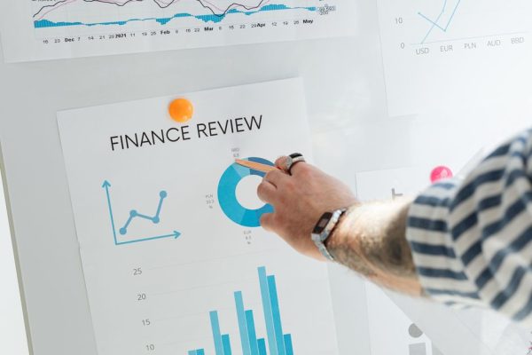 Roth Ira Vs Traditional Ira: Roth IRA vs. Traditional IRA: Pick the Right One for Your Taxes