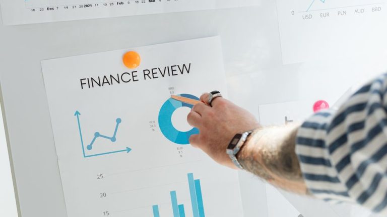 Roth Ira Vs Traditional Ira: Roth IRA vs. Traditional IRA: Pick the Right One for Your Taxes
